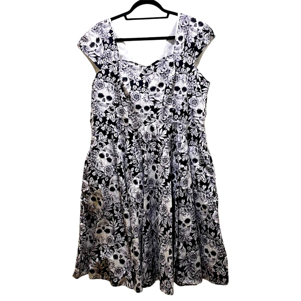 MAGNOLIA PARK Retro Fit & Flare Halloween Skull & Flowers Cotton Dress NWOT 3XL - Picture 2 of 9